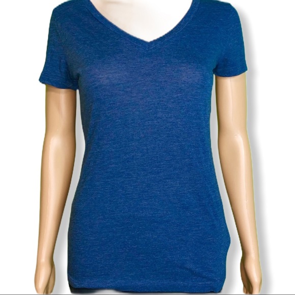 Mossimo Supply Co. Tops - 💕3/$25‼️💕EUC MOSSIMO SUPPLY CO. NAVY BLUE TEE